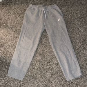 Nike Sportswear Club Fleece Sweatpants. Dark Grey Heather. Size Large.
